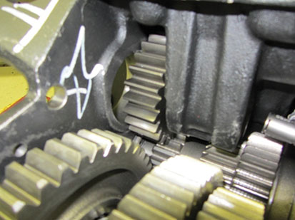 _Graphics/Web/TRSM0970_Main Case Counter Shaft Installation 15.jpg